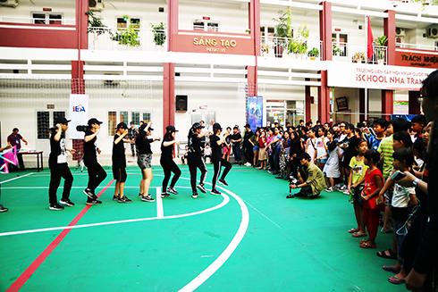 Dạy và học tiếng Anh: Đa dạng các hoạt động ngoại khóa