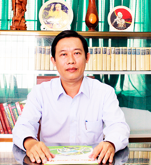 Tập trung vào các phong trào nông dân và kinh tế tập thể