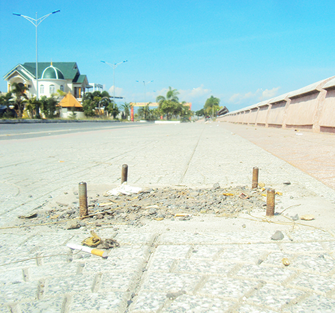 &quot;Chông&quot; trên hành lang bờ kè
