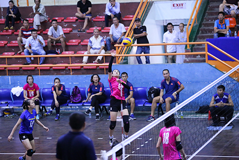 Chung kết bóng chuyền nội dung nữ trẻ: Ai sẽ là tân vương?