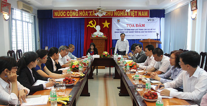 Quang cảnh buổi tọa đàm.