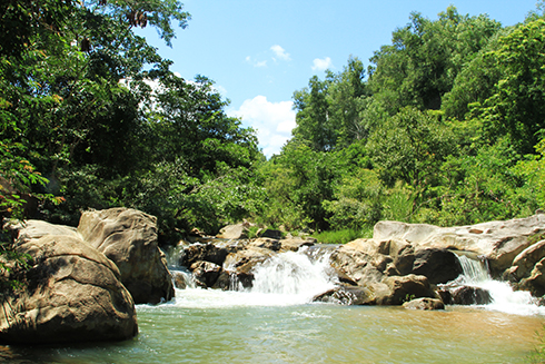 Hoang sơ suối Ba Li