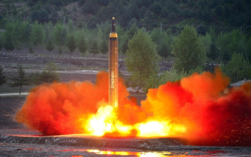 Một vụ phóng tên lửa của Triều Tiên. Ảnh: Reuters