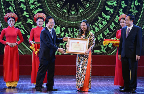 Bộ Giáo dục vinh danh 127 giáo viên và học sinh