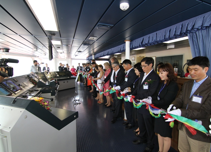 Đặt tên cho 3 tàu có cùng trọng tải 75.000 tấn