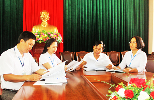 Cán bộ, công chức Phòng Thanh tra - Kiểm tra Kho bạc Nhà nước tỉnh trao đổi chuyên môn nghiệp vụ