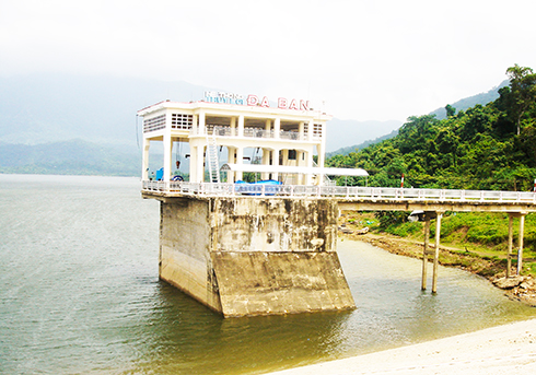 Hồ chứa nước Đá Bàn