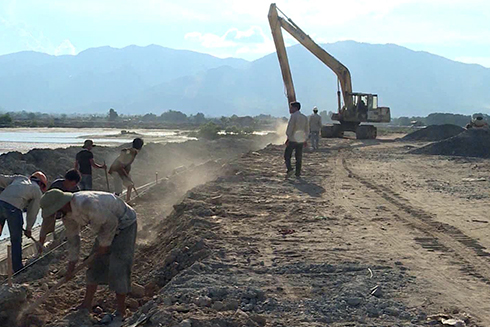 Rà soát lại phương án nạo vét hệ thống thoát lũ phía tây Nha Trang