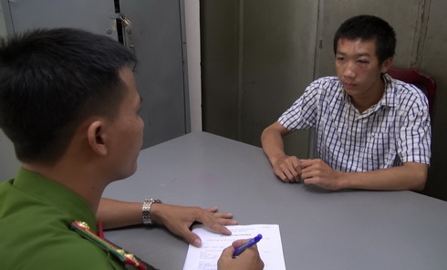 Vây bắt thanh niên giật giỏ xách trong công viên