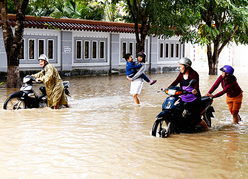 Nhiều nơi ở Ninh Hòa ngập lụt