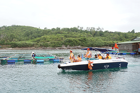 Nha Trang: Kiên quyết di dời lao động trên các lồng bè