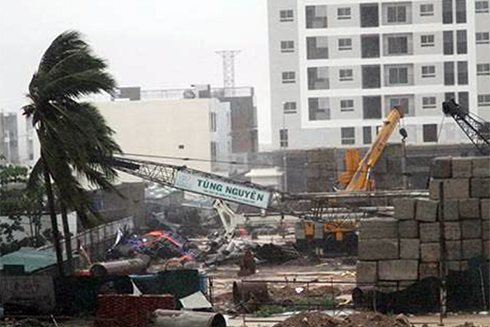 Bão đổ bộ gây thiệt hại nặng cho TP. Nha Trang