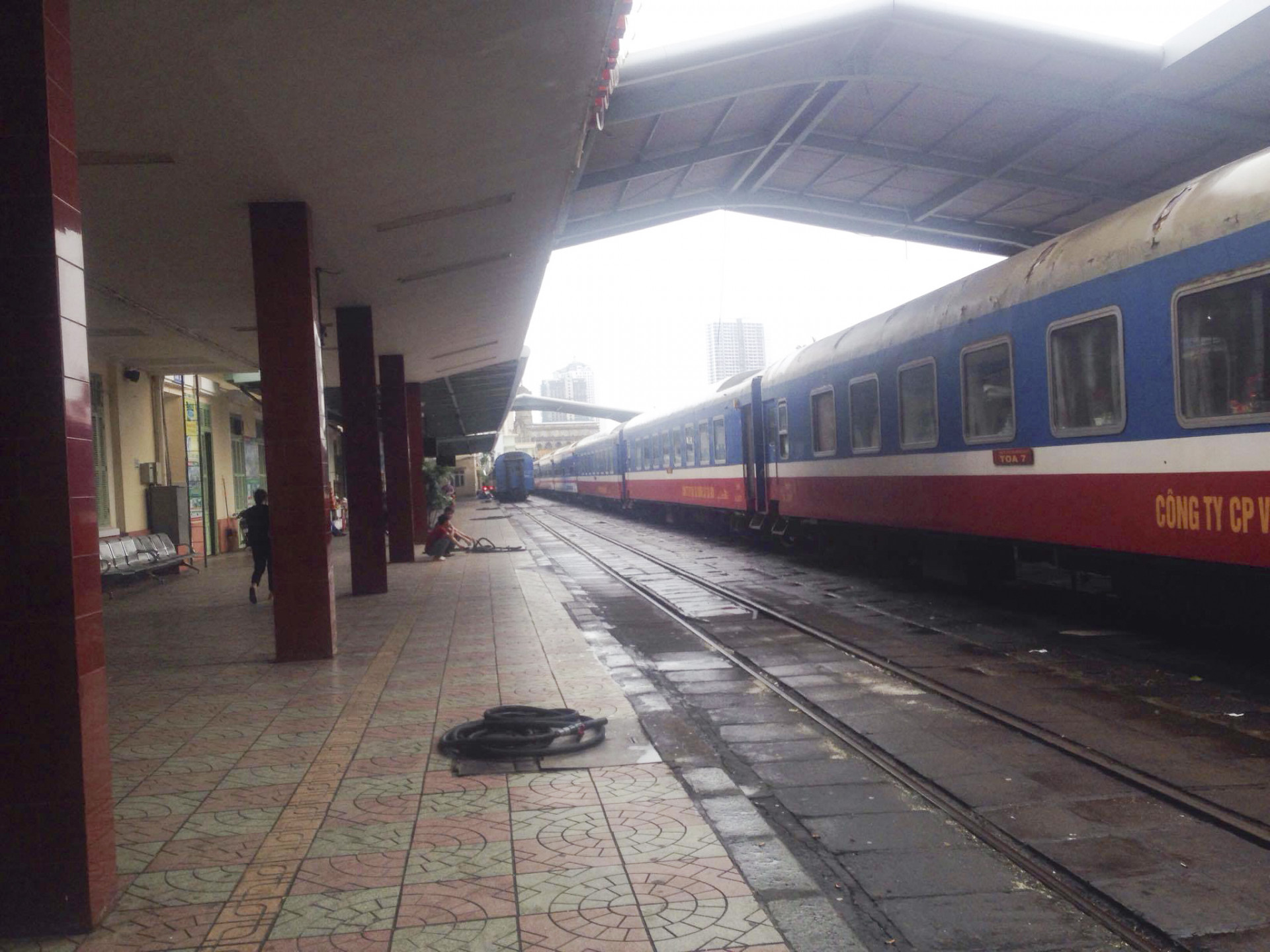 Đường sắt tê liệt, ga Nha Trang vắng khách