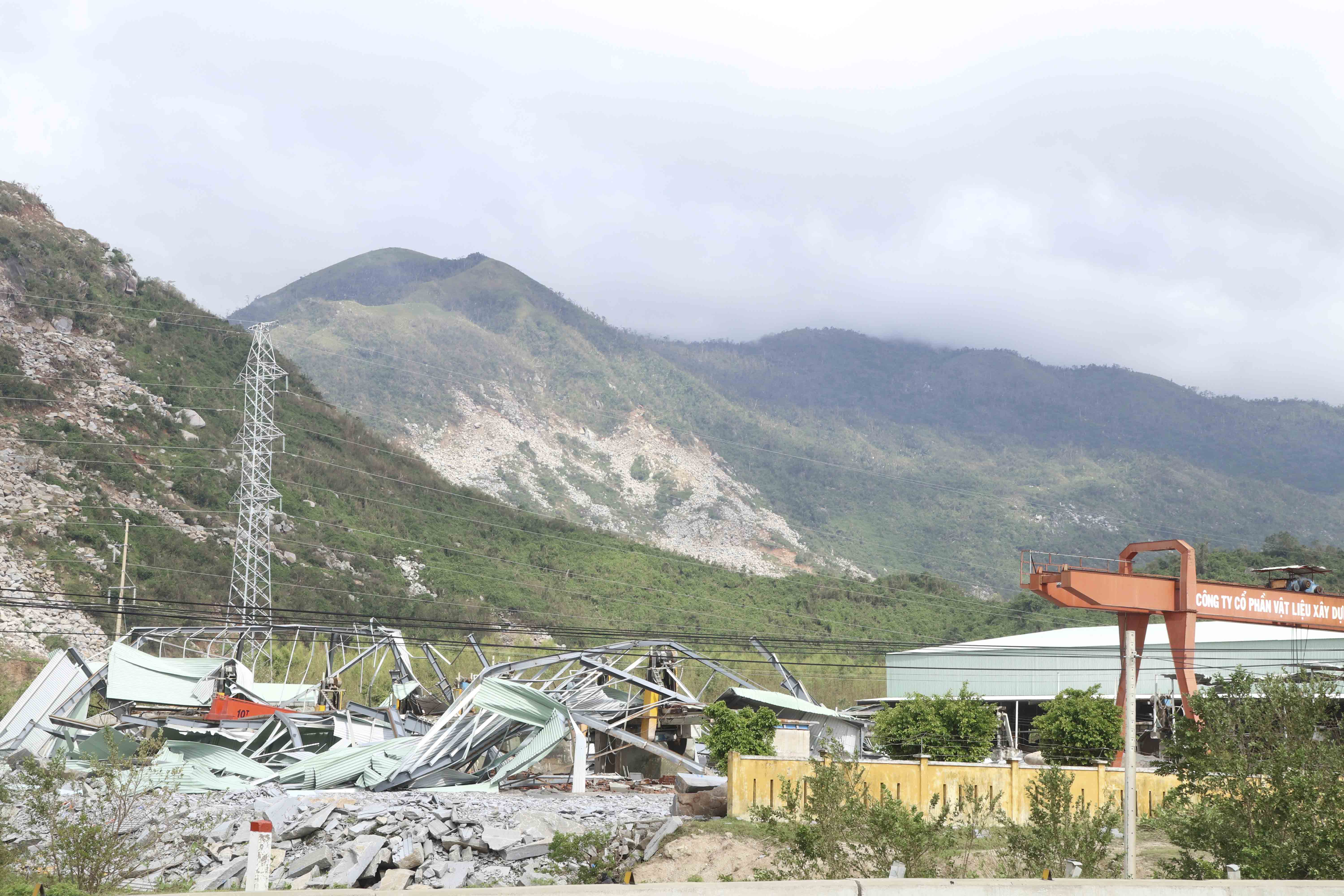 Vạn Ninh: Thiệt hại nặng nề do bão