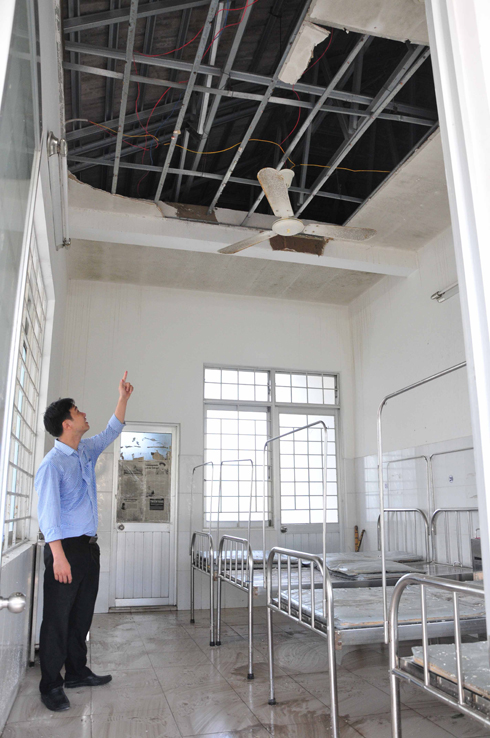 Việc khám chữa bệnh tại Bệnh viện Lao và Bệnh phổi bị ảnh hưởng do bão