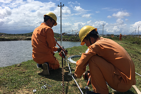 Sớm nhất 5 ngày nữa lưới điện tại thị xã Ninh Hòa mới khôi phục