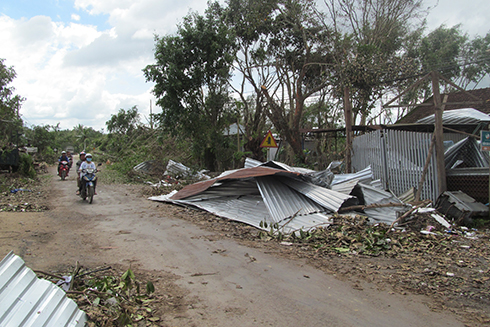Khánh Vĩnh: Tập trung giúp dân sửa chữa nhà