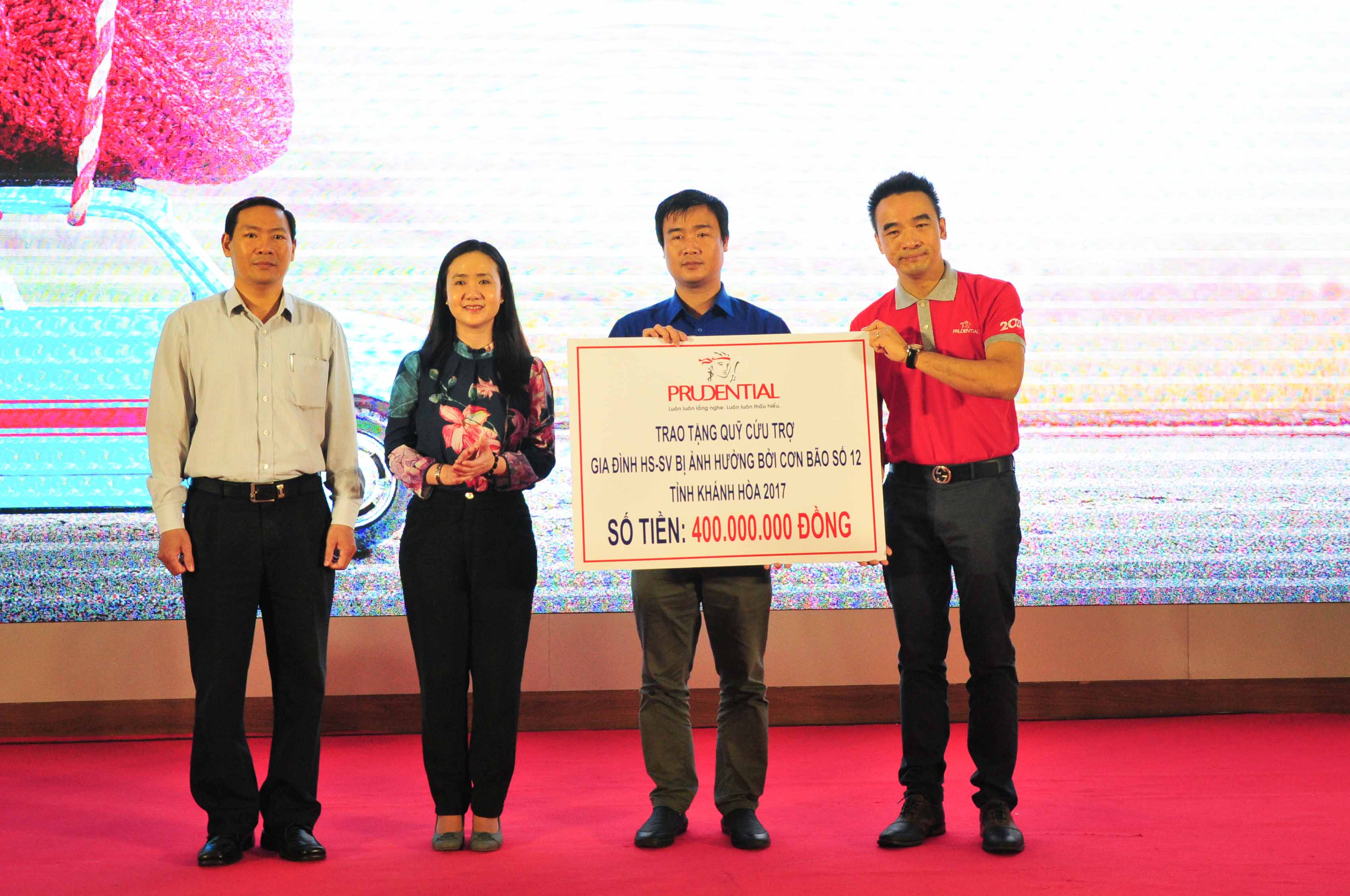 Prudential Việt Nam: Hỗ trợ 400 triệu đồng cho học sinh nghèo bị thiệt hại do bão