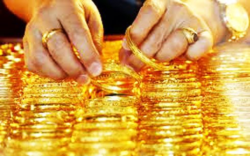 Giá vàng tiếp tục giảm