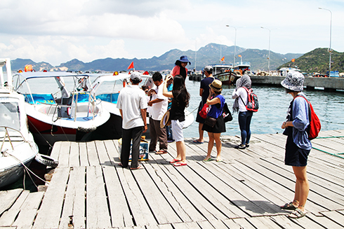 TP. Cam Ranh: Tăng cường quản lý du lịch biển đảo