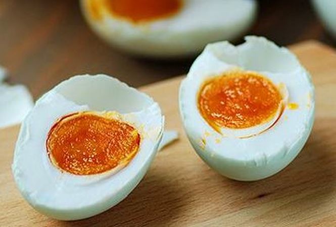 Giảm cân hiệu quả từ trứng muối