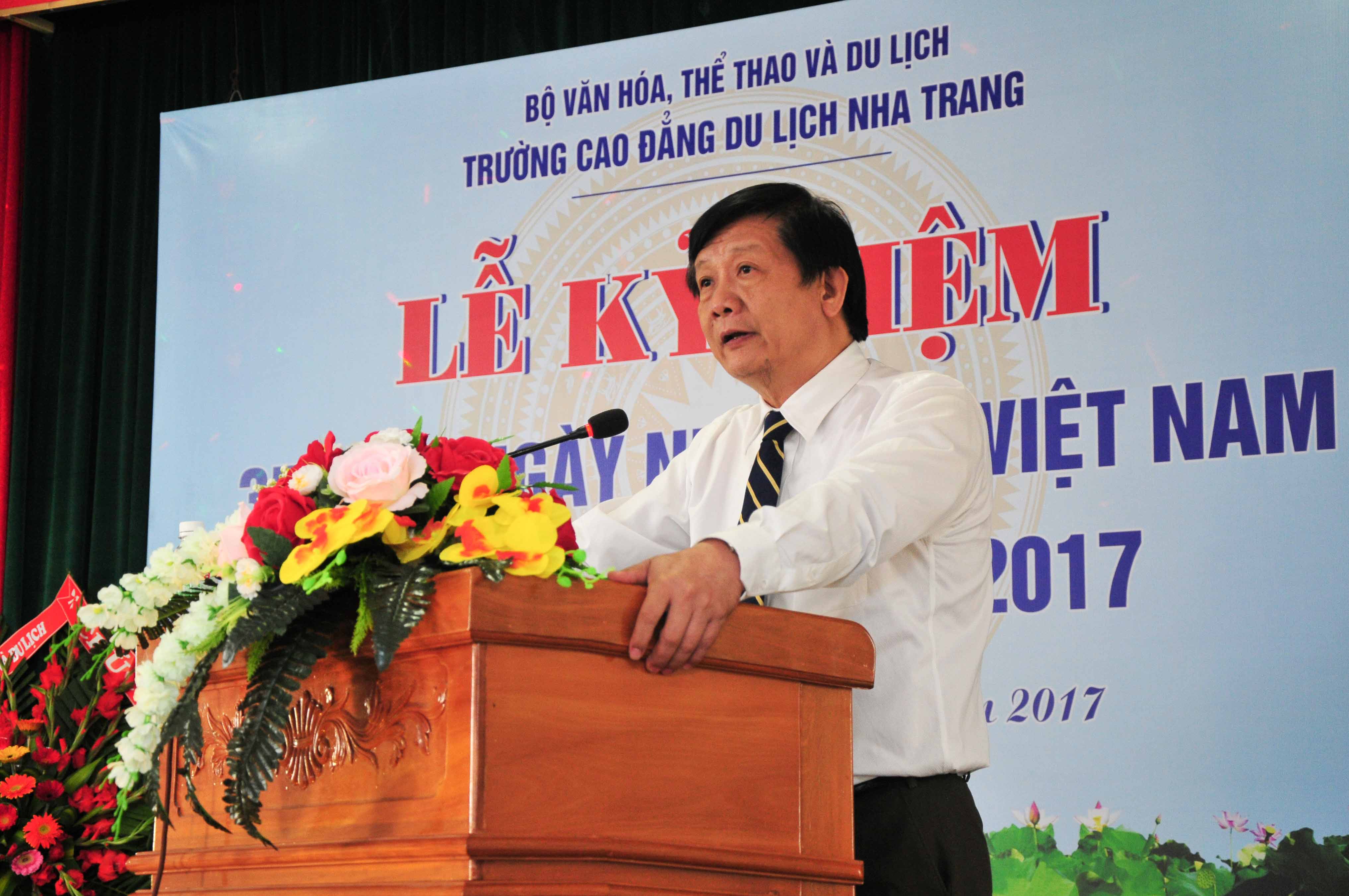 Trường Cao đẳng Du lịch Nha Trang kỷ niệm 35 năm Ngày Nhà giáo Việt Nam