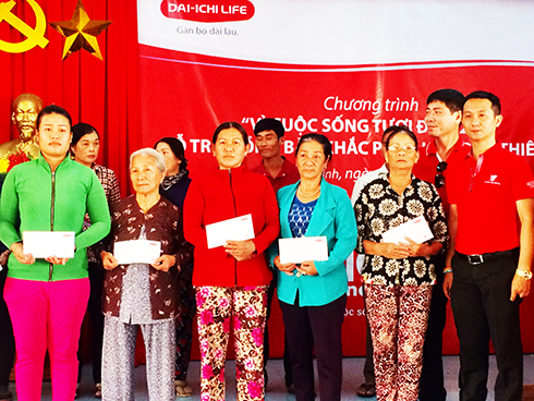 Các đơn vị hỗ trợ khắc phục hậu quả cơn bão số 12