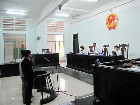 Lãnh án vì trộm sơn của công ty