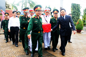 Tìm thấy 5 mộ liệt sĩ quê Khánh Hòa