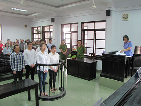 Trả hồ sơ vụ mua bán chất ma túy, tàng trữ vũ khí quân dụng trái phép