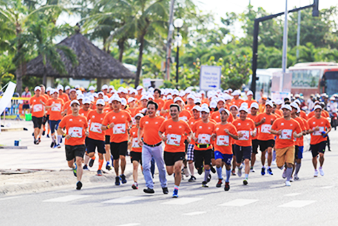 Hơn 200 vận động viên tham gia giải chạy bộ &quot;Run More&quot;