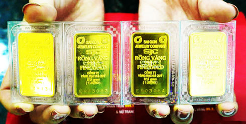 Giá vàng hôm nay 15/12: Gượng dậy bất thành, nguy cơ gãy đổ