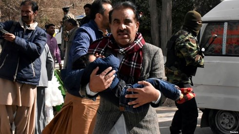 Đánh bom liều chết tại Pakistan, 65 người thương vong