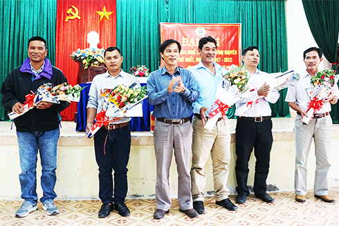 Ban chấp hành nhiệm kỳ 2017-2022 ra mắt đại hội