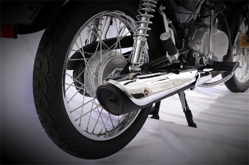  Nhiều biker hơi thất vọng vì ống xả trên bản 125cc không dáng classic như bản 150cc bán ở quốc tế