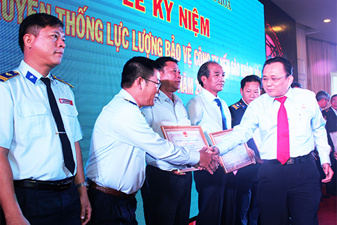 Kỷ niệm ngày truyền thống lực lượng bảo vệ