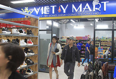 Siêu thị Viet Y Mart – điểm nhấn trong Hon Chong Center.