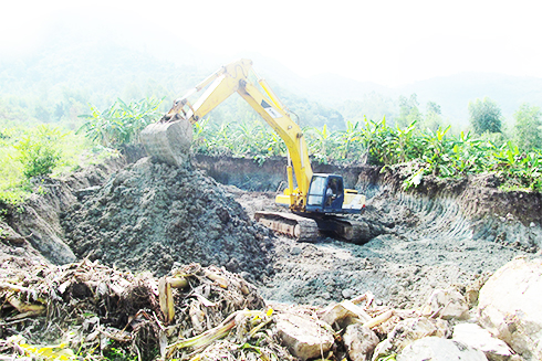 Khai thác đất tại huyện Diên Khánh