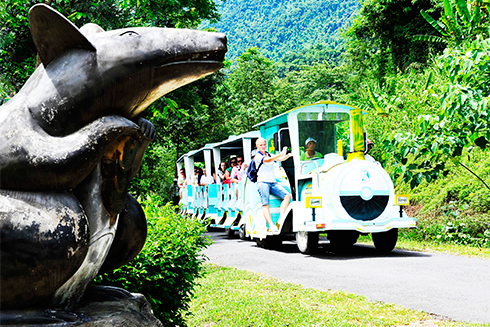 Khuyến khích người lao động phát huy sáng tạo