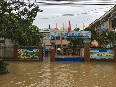 Trường Mầm non Vĩnh Thạnh bị ngập nước