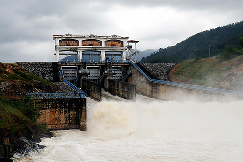 Nha Trang: Nhiều nơi bị ngập sau mưa lớn