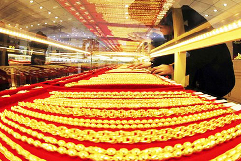 Giá vàng hôm nay tiếp tục leo dốc