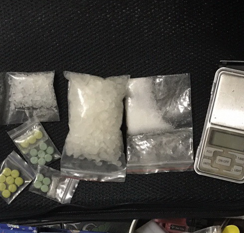 Bắt kẻ ngáo đá chém 2 hàng xóm