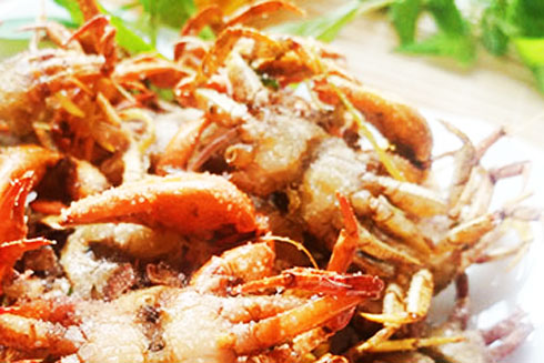 Cua đồng rang muối