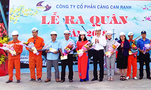 Cảng Cam Ranh: Ra quân đầu năm