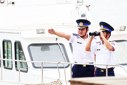 Thầm lặng cứu người trong bão dữ