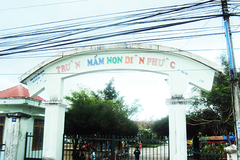 Bảng hiệu của trường không đẹp