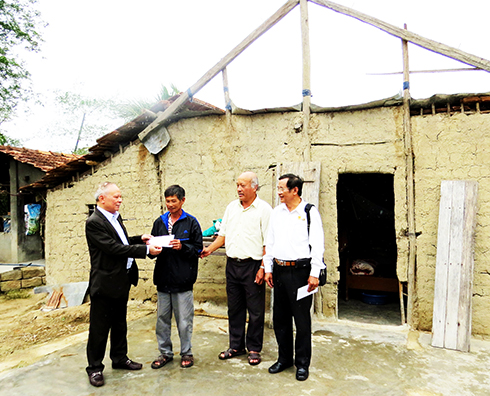 Hỗ trợ người dân Khánh Hòa 500 triệu đồng