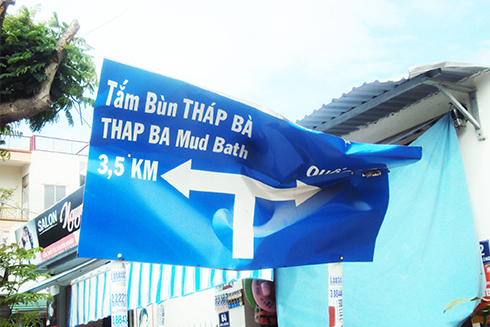 Cần chỉnh trang lại tấm bảng hướng dẫn