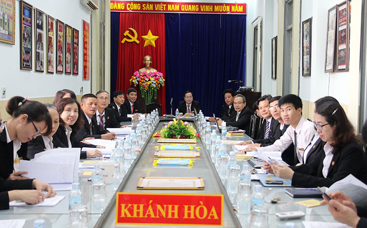 Quang cảnh hội nghị ở điểm cầu Tòa án nhân dân tỉnh Khánh Hòa.